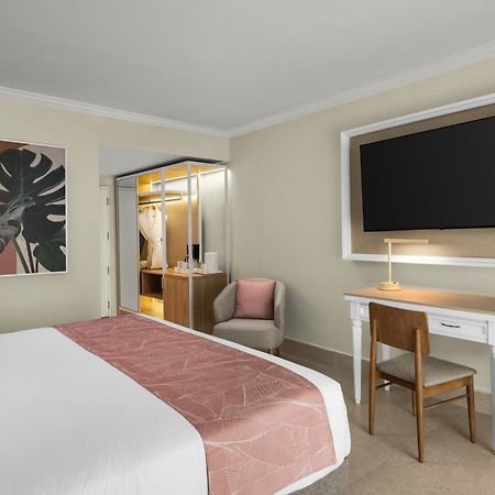 Wyndham Alltra Punta Cana All Inclusive Resort Bagian luar foto