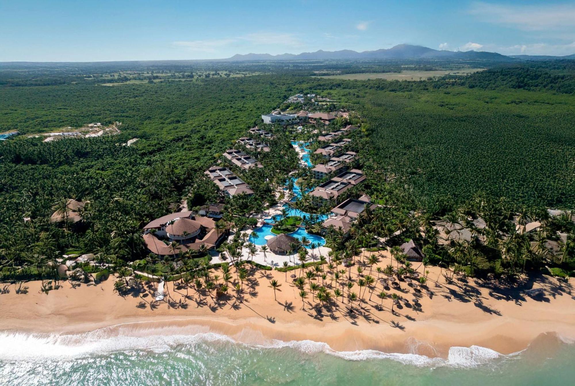 Wyndham Alltra Punta Cana All Inclusive Resort Bagian luar foto Hard Rock Hotel & Casino Punta Cana
