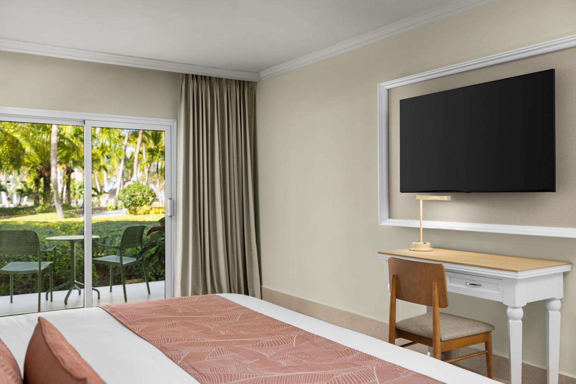 Wyndham Alltra Punta Cana All Inclusive Resort Bagian luar foto